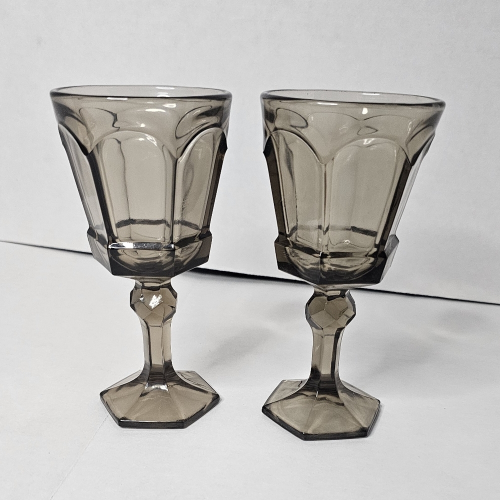 [Fostoria Glassware] 《2》 (Virginia Pattern) Small Wine Pedestal Goblets Smokey
